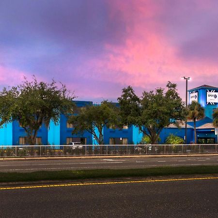 Spot X Hotel Tampa - Wesley Chapel By The Red Collection Bagian luar foto