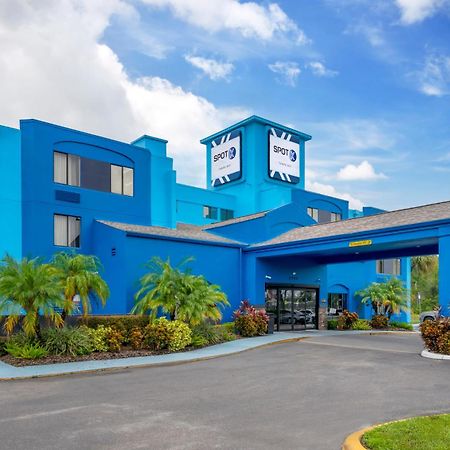 Spot X Hotel Tampa - Wesley Chapel By The Red Collection Bagian luar foto