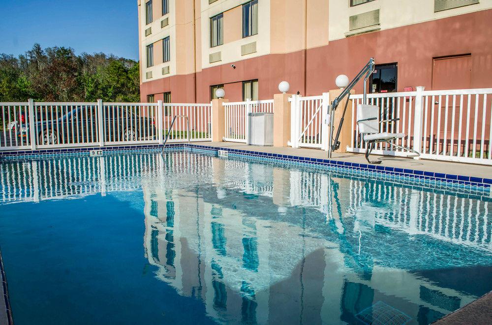 Spot X Hotel Tampa - Wesley Chapel By The Red Collection Bagian luar foto