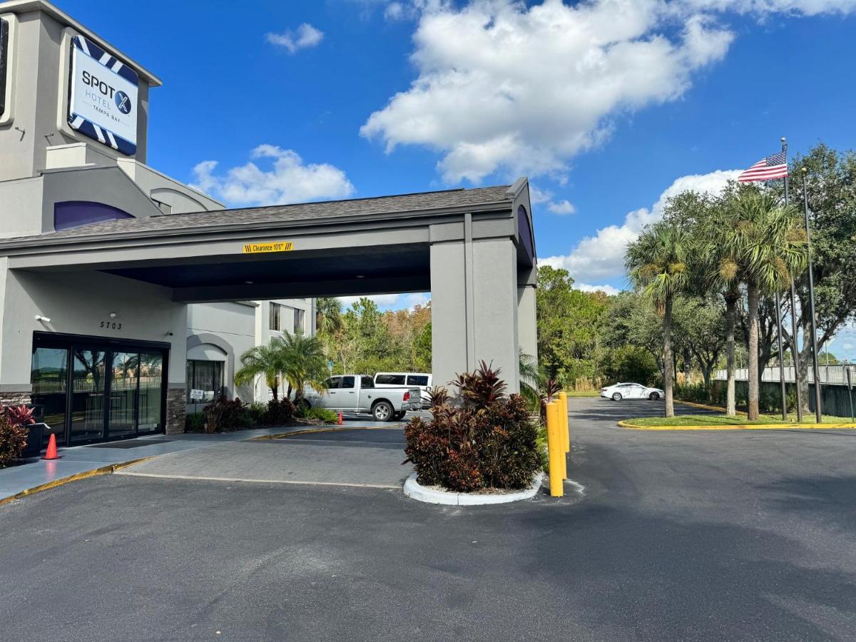 Spot X Hotel Tampa - Wesley Chapel By The Red Collection Bagian luar foto