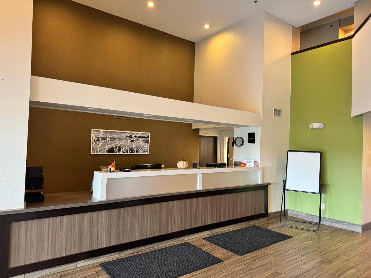 Spot X Hotel Tampa - Wesley Chapel By The Red Collection Bagian luar foto