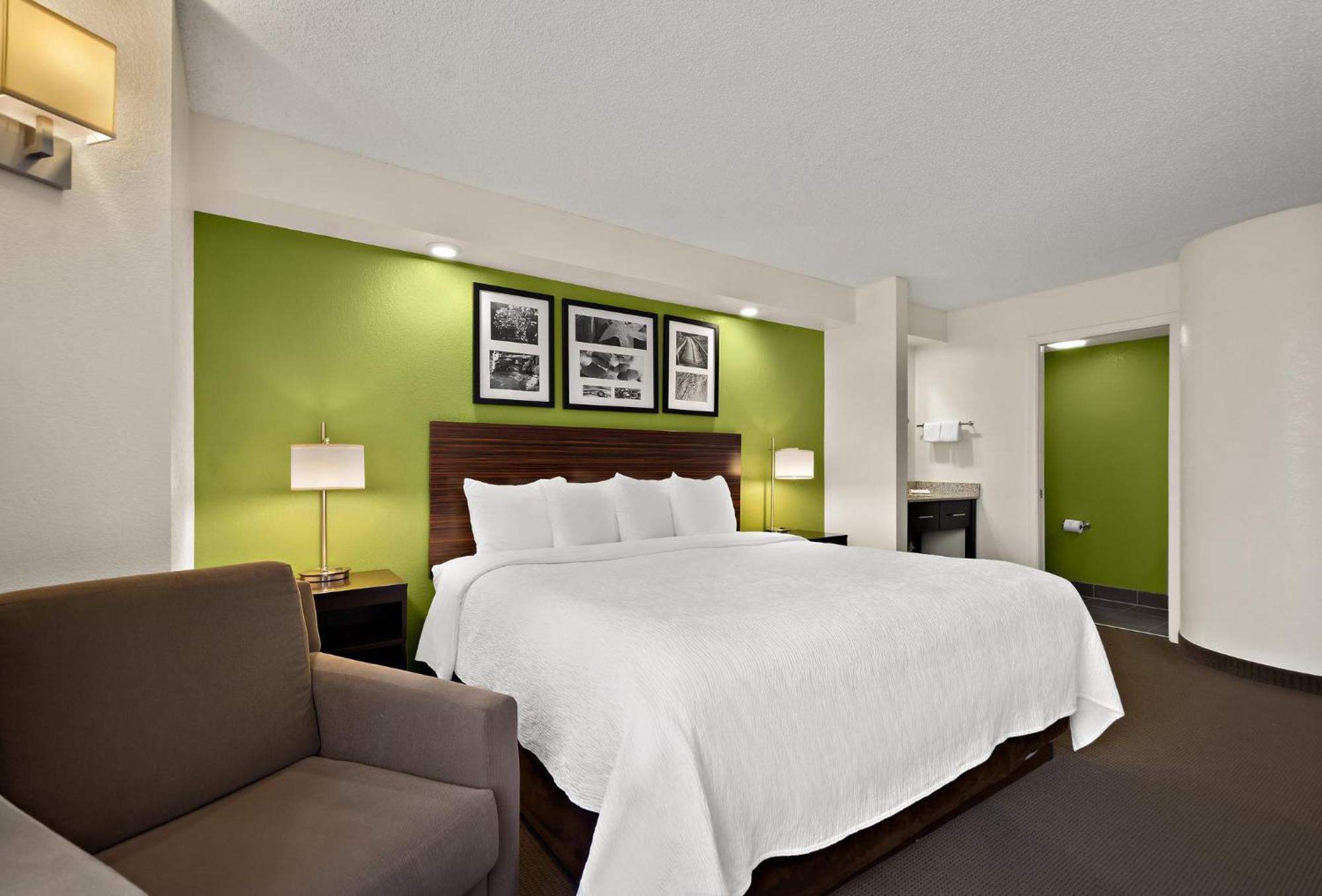 Spot X Hotel Tampa - Wesley Chapel By The Red Collection Bagian luar foto