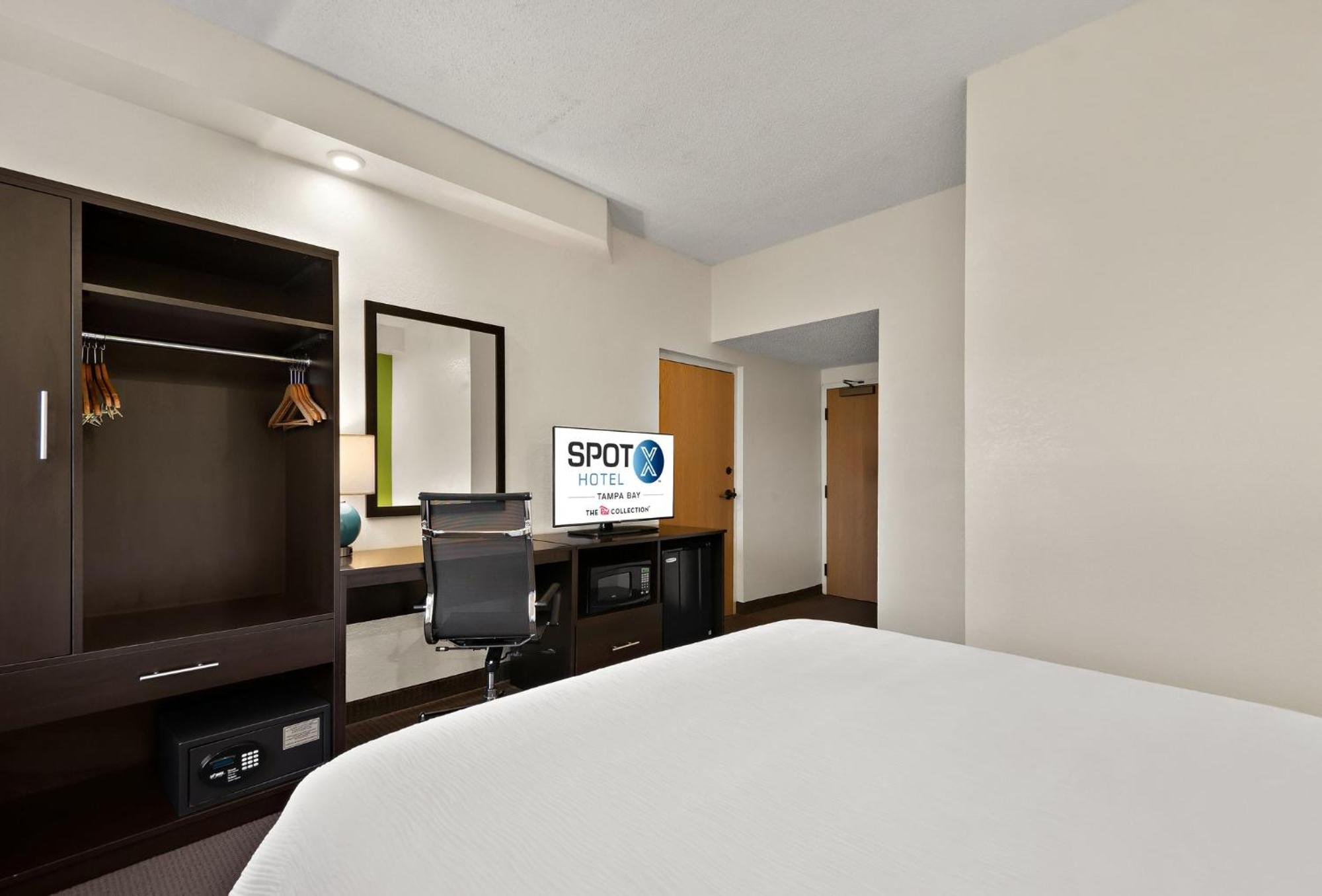 Spot X Hotel Tampa - Wesley Chapel By The Red Collection Bagian luar foto