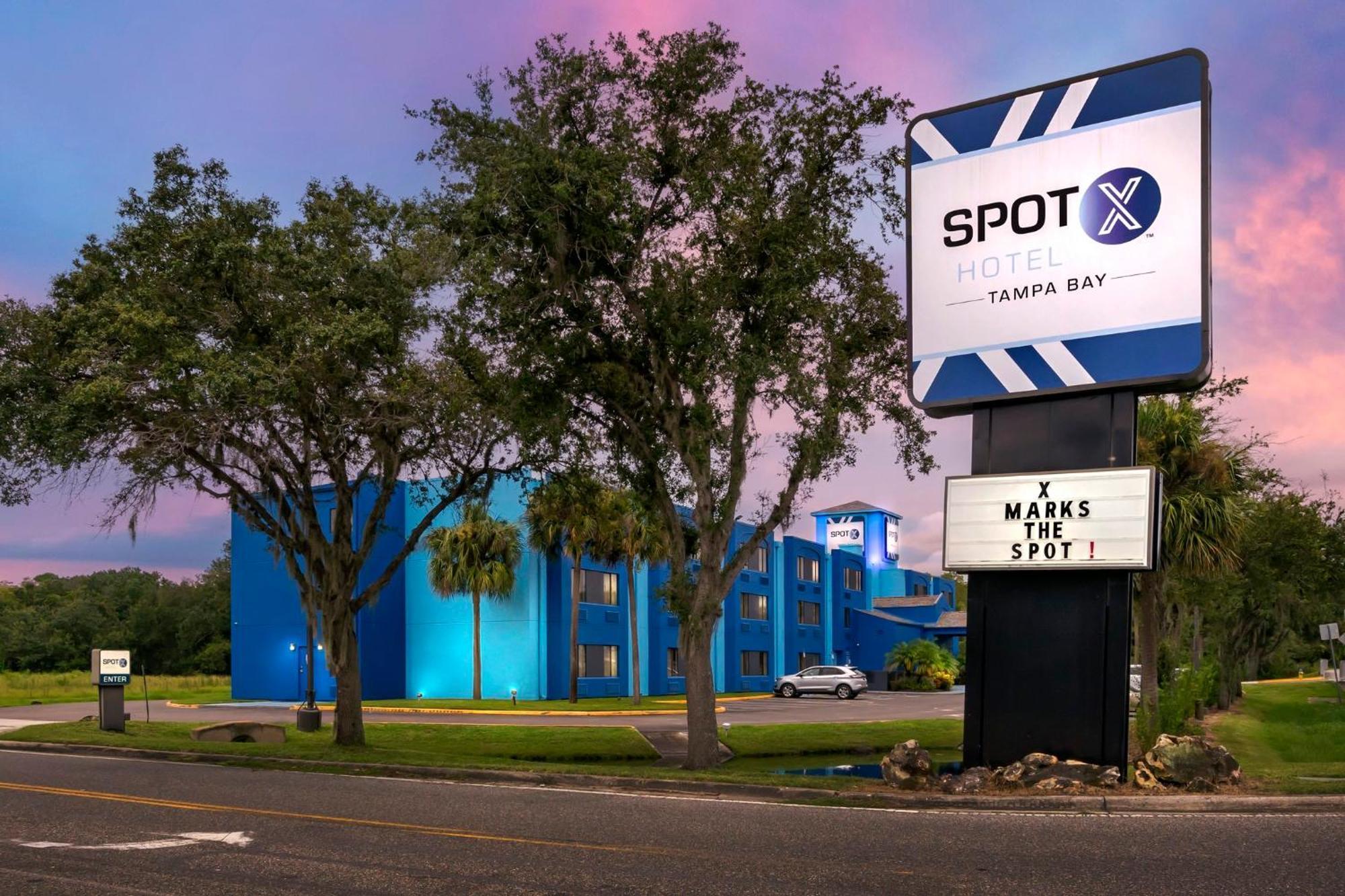 Spot X Hotel Tampa - Wesley Chapel By The Red Collection Bagian luar foto