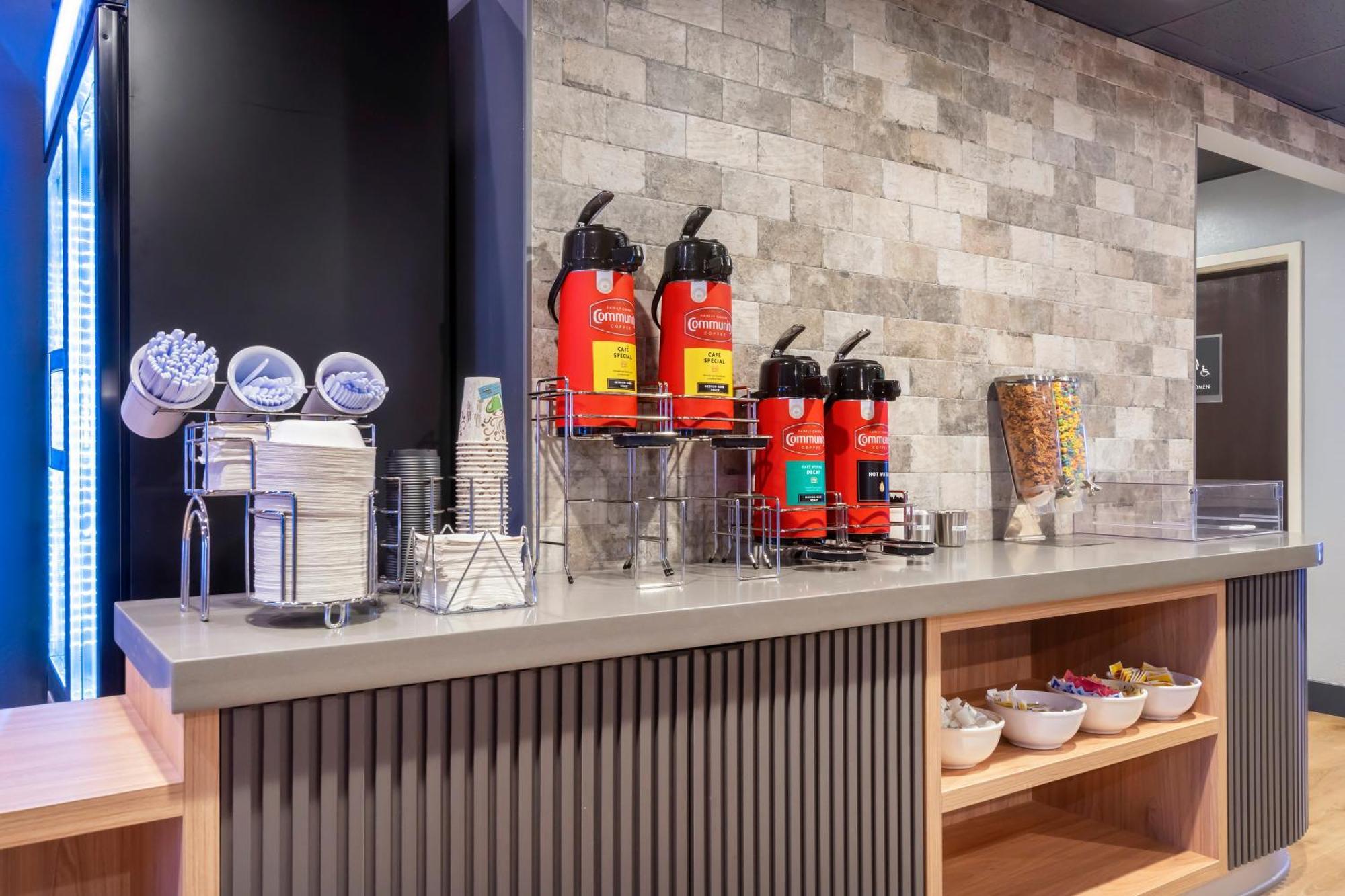Spot X Hotel Tampa - Wesley Chapel By The Red Collection Bagian luar foto