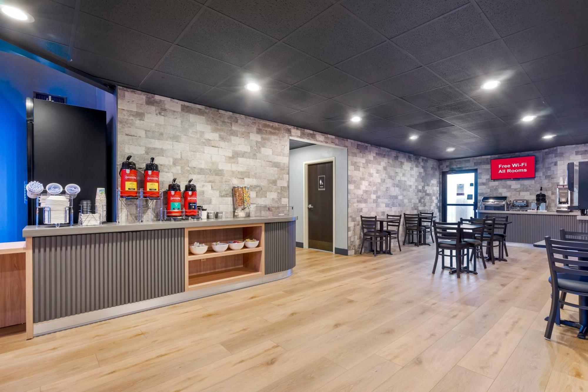 Spot X Hotel Tampa - Wesley Chapel By The Red Collection Bagian luar foto