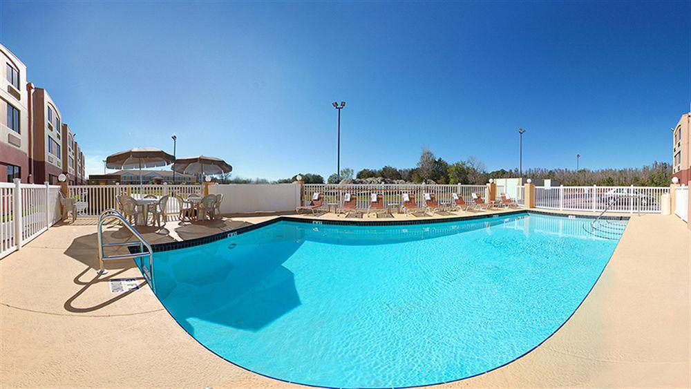 Spot X Hotel Tampa - Wesley Chapel By The Red Collection Bagian luar foto
